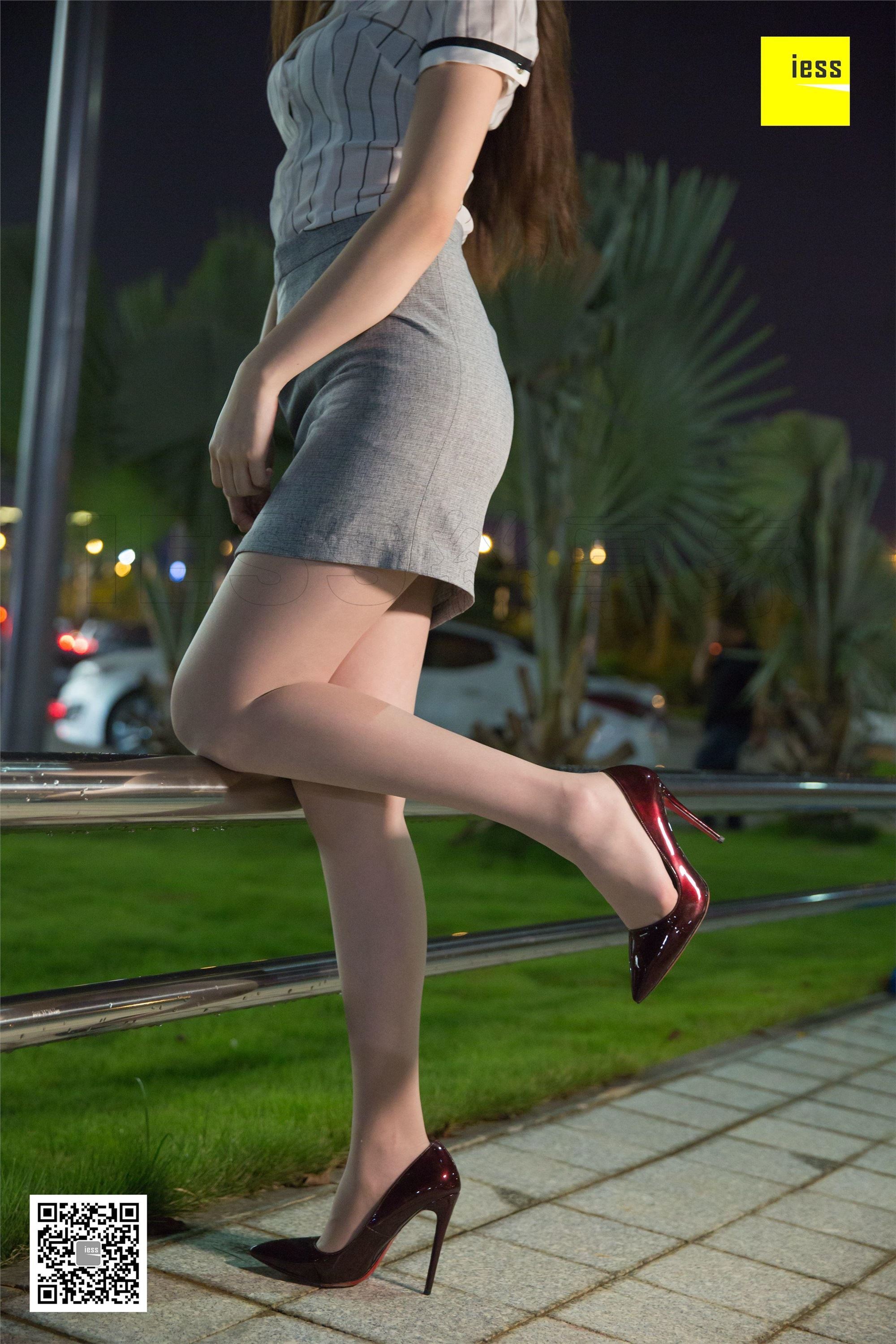 IESS异思趣向  2018.08.01《魔鬼周三》特刊30期：路灯下的制服 云云